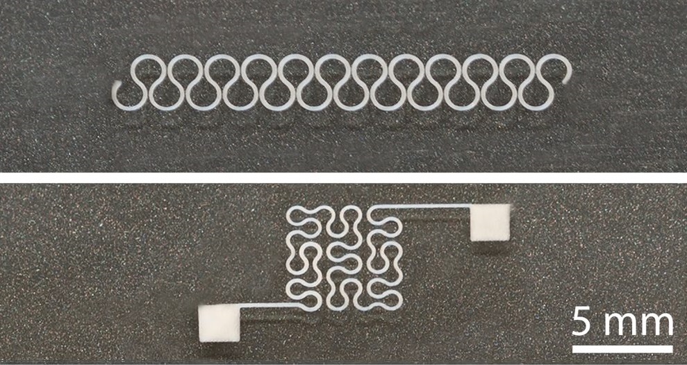 Two printed silver nanowire patterns, horseshoe and Peano curve, with high resolution. © North Carolina State University